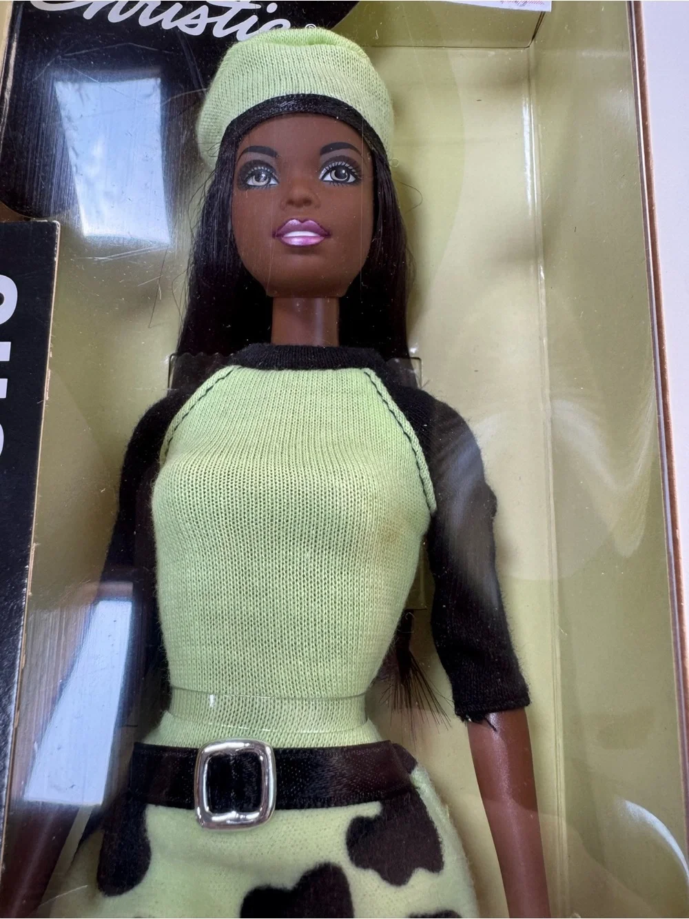 2001 NRFB Spot Scene Christie Barbie Doll